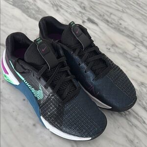 Nike Women's Black and Blue Running Shoes